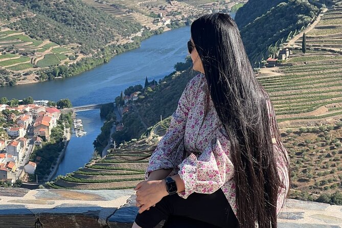 Douro Valley Luxury Wine Tour: 3 Estates, Cruise & Gourmet Dining - Stop 1, Quinta da Pedra Alta: private Jeep touring and a big tasting spread