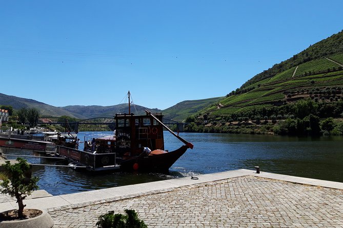 Douro Valley Private Premium Tour with Wine Tasting (1 to 4 people) - A Premium Private Day Trip That Moves at Your Pace