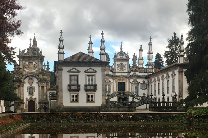 Douro Valley small group tour, Mateus Palace, Lunch and Wine tastings - Amarante morning stop: bridge, São Gonçalo Church, and pastry time