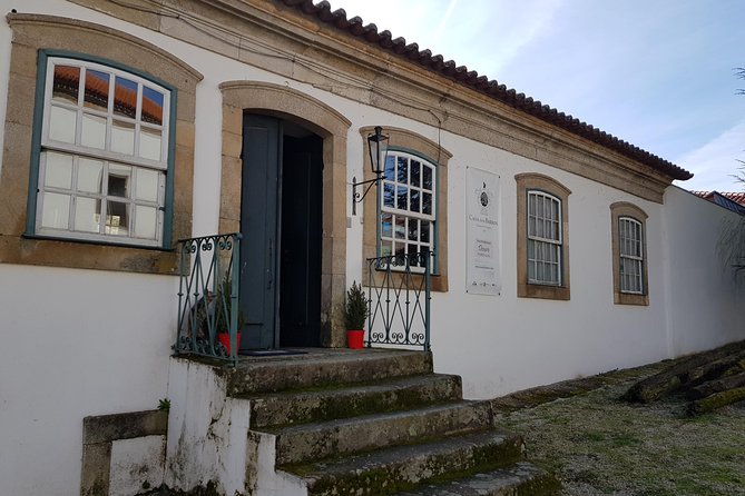 Douro Valley Wine Tour: 3 Vineyard Visits, Wine Tastings, Lunch - Pinhão and Sabrosa lunch: the 4-course meal plus cellar ports