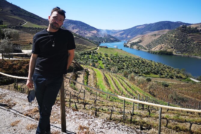 Douro Valley Wine Tour Private Group, 1h Cruise, Lunch from Porto - Stop in Amarante: a 30-minute break with river-town charm