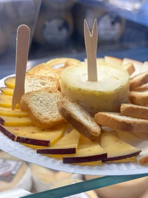 Eat Porto Like a Local: The Ultimate Full-Meal Food Tour - A walking food tour that centers on Porto’s eating habits
