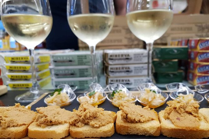 Eat & Tell Porto's Tale: The historical tour that goes through your stomach! - Torre dos Clerigos: outside-only, still worth your attention