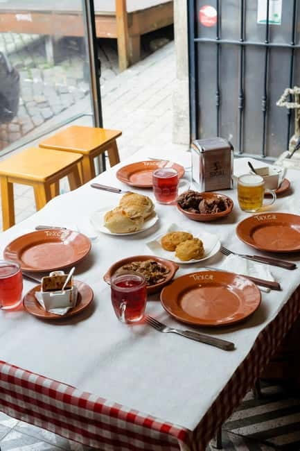 Eat your way through Porto! - Stop 1: Torre dos Clérigos as your launch point