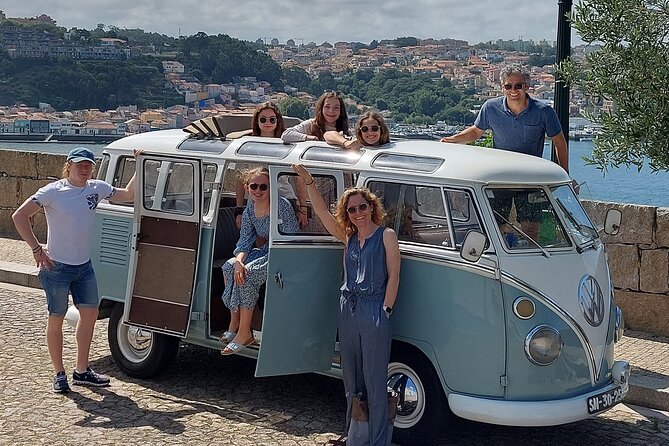 Exclusive VW Kombi Tour - including Lunch with Port View - The route arc: Porto toward the sea, then back along the riverbank