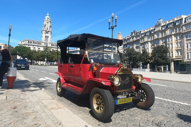 Explore Porto Aboard A Classic Tuk-Tuk tour 1h - Stop 3: Avenida dos Aliados, Porto’s main avenue energy