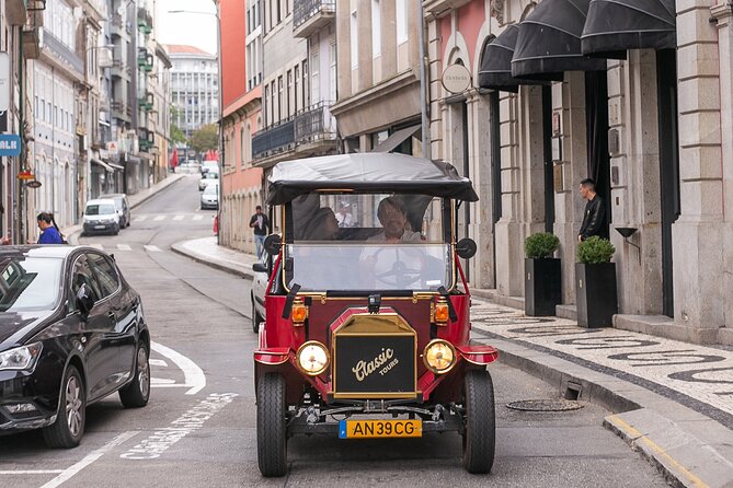 Explore Porto Aboard A Classic Tuk-Tuk tour 1h - Stop 5: Torre dos Clérigos, the postcard moment