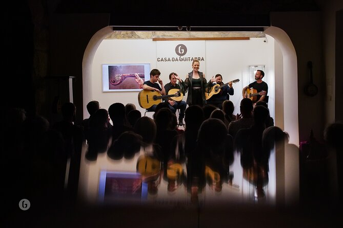 Fado by Casa da Guitarra - Casa da Guitarra: the small-room advantage for better sound