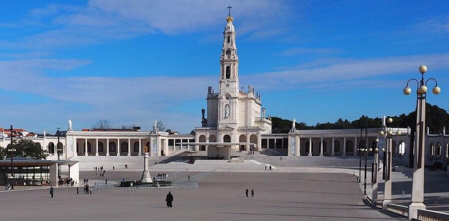 Fatima Sanctuary and Pastorinhos Village Day Trip from Porto - Porto to Fátima without the hassle, and the story behind the name