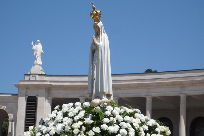 Fatima Sanctuary and Pastorinhos Village Private Tour From Porto - Capela Das Aparições: The Moment Most People Came For