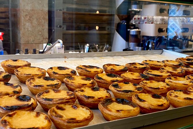 Food Tour: Wine, Beer & Liquor - Porto’s Secret Spots - What You’ll Actually Taste: Bacalhau, Francesinha, and Ginja