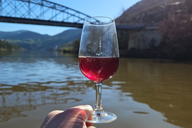 From Gaia Tour to Douro Valley with Boat Wine Tasting and Lunch - Sabrosa and Pinhão, small towns that explain Port wine