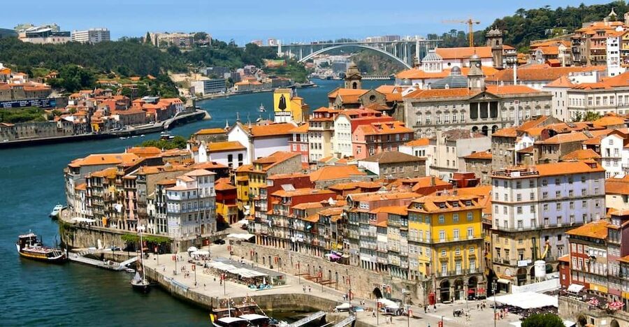From Lisbon: Private Porto Tour with Wine Tasting in Gaia - Why this Porto day trip feels different from a standard tour