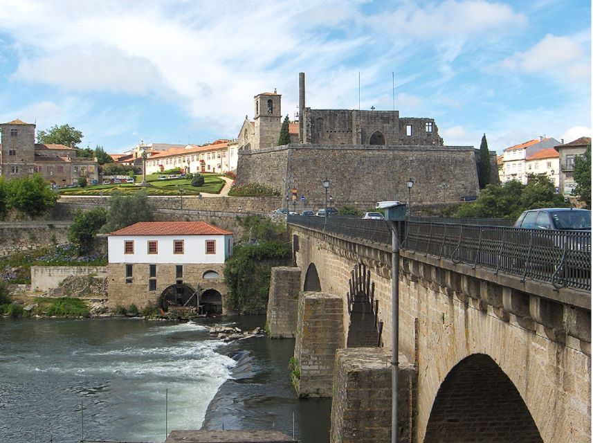 From Oporto: Barcelos Tour (4Hours) - Half Day - First look in Barcelos, guided bus views of the old centre