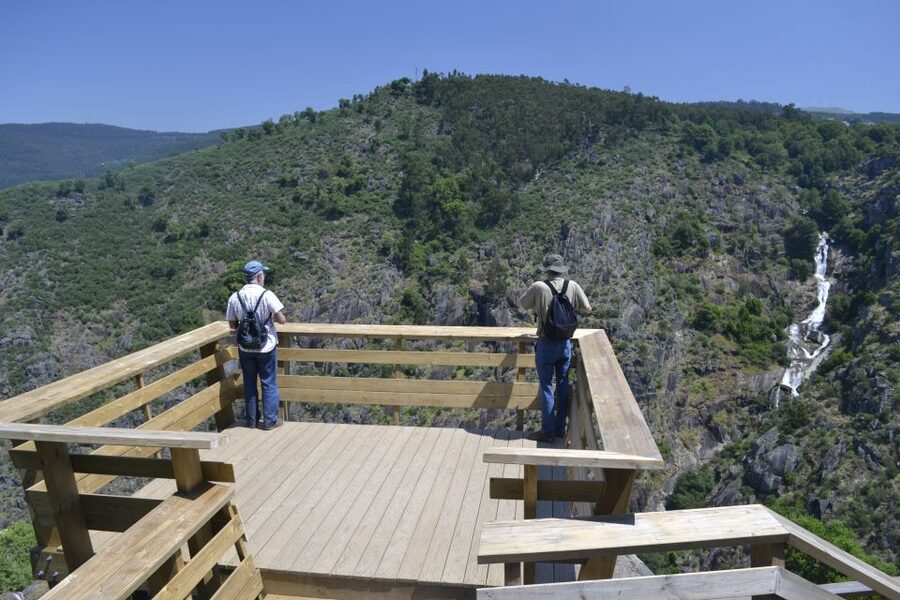 From Porto: 516 Arouca Bridge, Paiva Walkways and Aveiro - Paiva Walkways: a 4-kilometer hike that rewards your shoes