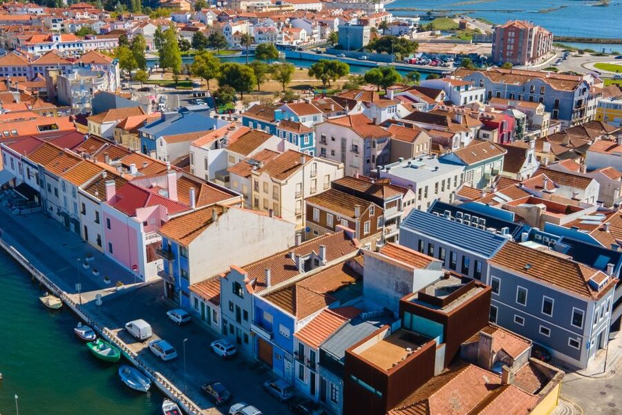 From Porto: Aveiro Private Guided Day Trip - Price and logistics, and when $337 makes sense