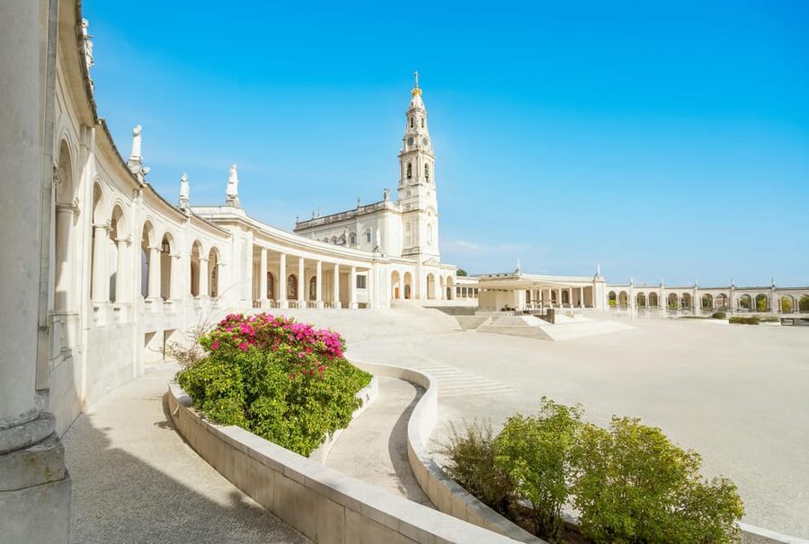 From Porto: Fátima and Coimbra Tour - The Drive to Fátima: A Long, Useful Stretch