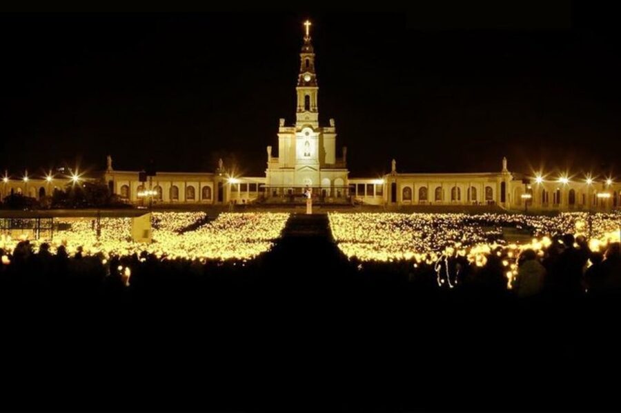From Porto: Fatima and Miracle of Santarem Private Day Tour - Santarém’s Church of the Holy Miracle: The Eucharistic Miracle, Preserved for Centuries
