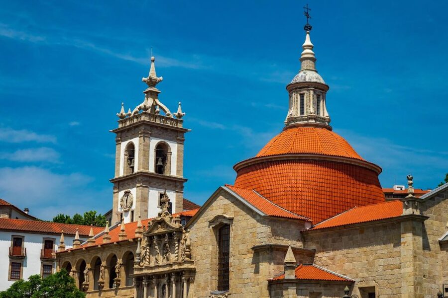 From Porto: Full-Day Douro Valley Trip - The second winery stop in Pinhão: tasting in a different producer’s world