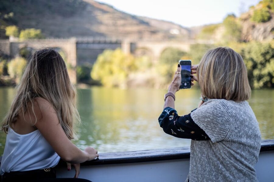 From Porto: Full-Day Douro Valley & Wine Tour with Lunch - Lunch at the wine estate: where the day gains flavor and pace