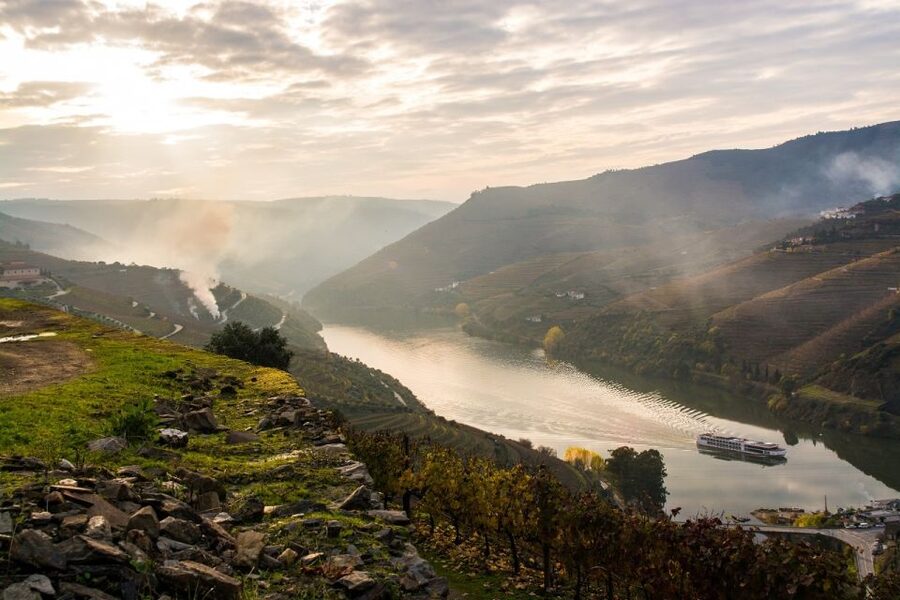 From Porto: Régua to Porto River Cruise with Lunch on Board - Back Toward Porto: Serenity, Then City Views