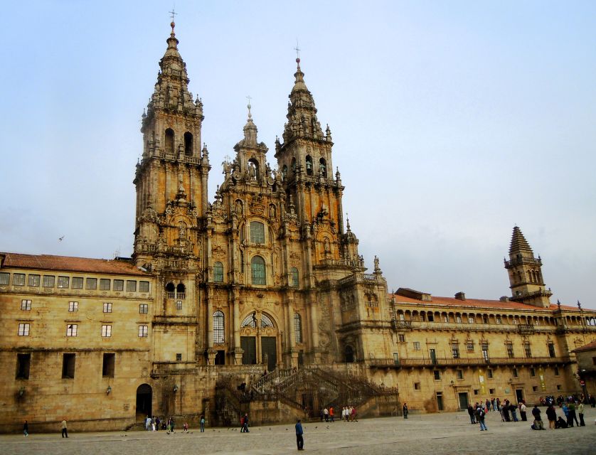 From Porto: Santiago de Compostela Full Day Tour - A 10-hour pilgrimage day that starts with real travel time