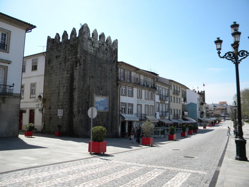 From Porto: Viana Castelo and Ponte Lima Private Tour - Santa Luzia viewpoint: the payoff before you even hit the streets
