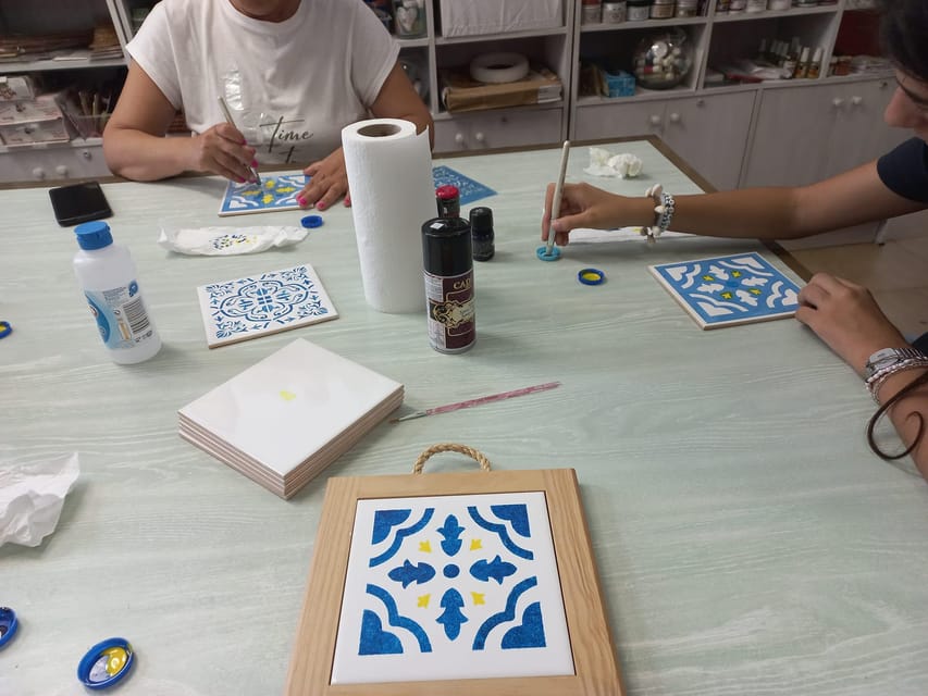 Gaia: Tile painting workshop, Port Wine and Pastel de Nata - Meet Manuela: learning the Portuguese tile approach, step by step