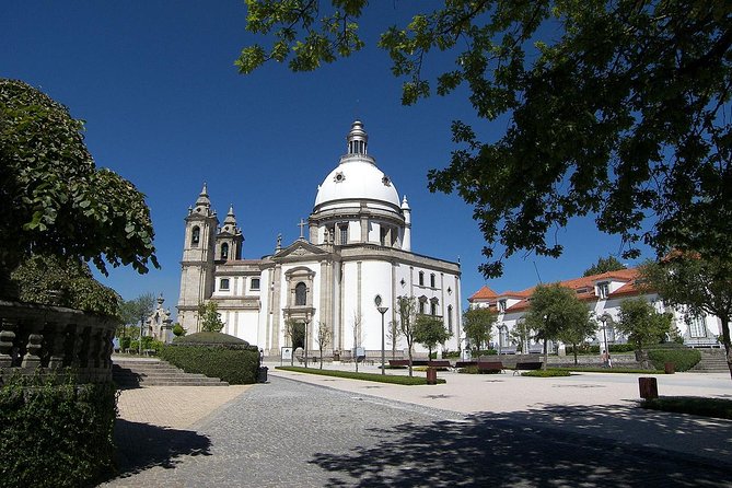 Guimarães & Braga Port Private Tour with Lunch and Green Wine - Why This Guimarães and Braga Day Trip Works from Porto