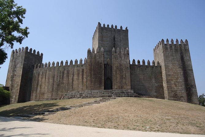 Guimarães & Braga Port Private Tour with Lunch and Green Wine - Porto to Guimarães: A 50-Minute Reset Before Medieval Streets