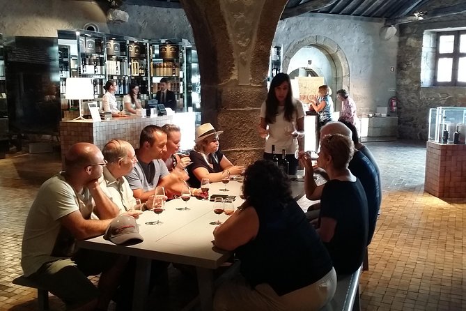 Half Day Porto & Beach Side Small-Group Tour- Different Tastings - Catedral do Porto and Praca da Liberdade: river views and easy walking
