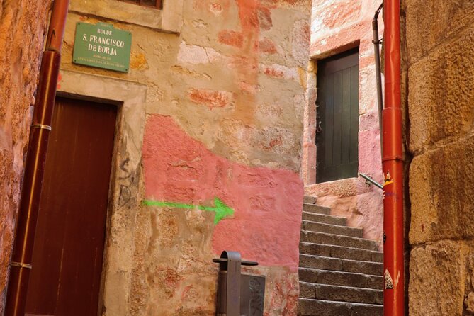 Half Day Private Tour in TukTuk Porto Jewish Heritage - Rua dos Mercadores: Where trade turned into community