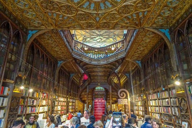 Harry Potter and Lello Bookshop Tour : Highlights and Hidden Gems - UNESCO Porto on foot, why the setting matters