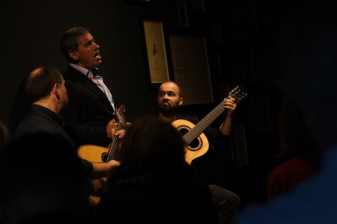 Ideal Clube de Fado - Inside the club: seating is flexible, not assigned