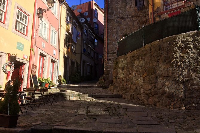 Jewish Walking Tour of Porto - Terreiro da Sé: starting in the old neighborhood and tracing early Jewish routes