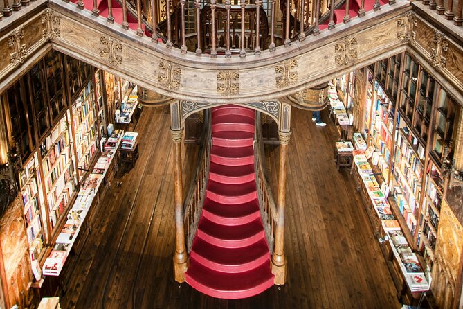 Lello Bookshop Skip-The-Line Entry Ticket - Does it feel like a bookstore, or a tourist stop?