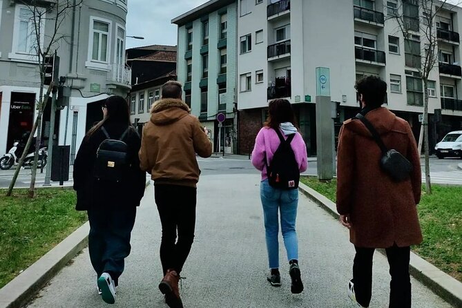 LGBTour Porto: Walk through Porto, discover the LGBTQIA+ History - Stop 1: Campo 24 de Agosto Garden, where pride history starts