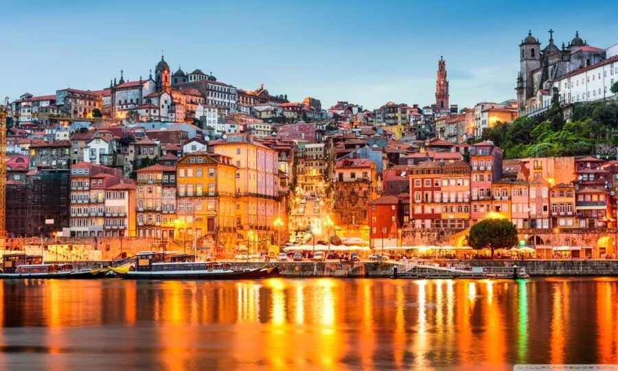 Lisbon to Porto Escapade: Aveiro and Coimbra Delights - Porto in a few hours: Ribeira, Dom Luís I Bridge, and cellar tastings