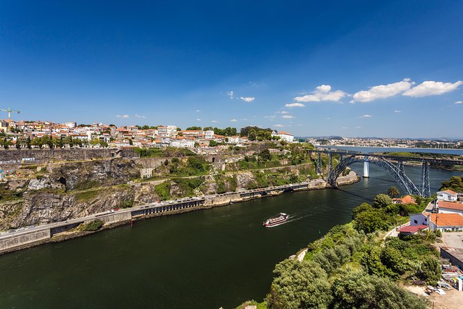 Magictrain e Cruzeiro das 6 pontes - Real Companhia Velha: where the port tastings happen