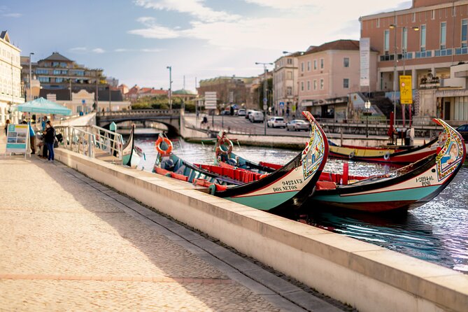 Moliceiro Boat Tour on the Ria de Aveiro - Guides matter: how Claudio, Elsa, and Michaelangelo shape the tour