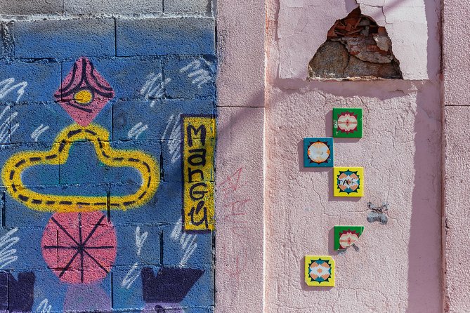 Off the Beaten Track in Porto: Private City Tour - Rua das Flores and Mercado Ferreira Borges, the best opening act