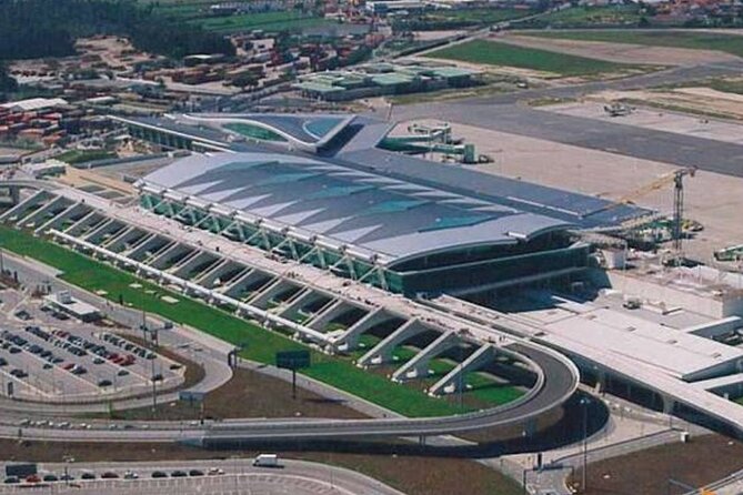 Oporto Airport: Private Arrival Transfer to Porto city hotels - Porto Airport Pickup That Gets You to Your Hotel Fast