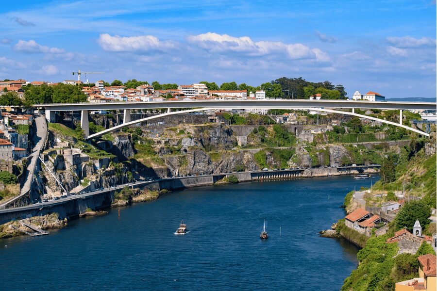 Oporto Tuk Tuk Tour: Among bridges and mysteries - 1.30h - Maria Pia Bridge, Eiffel Influence, and the View Over the Douro