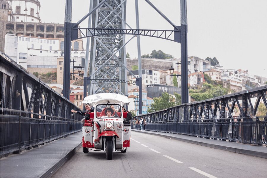 Oporto Tuk-Tuk Tour: Fast, Fun & Flexible – 1H to Full Day! - Where it Starts: Sé Cathedral, Vímara Peres, and the “First Look” Route