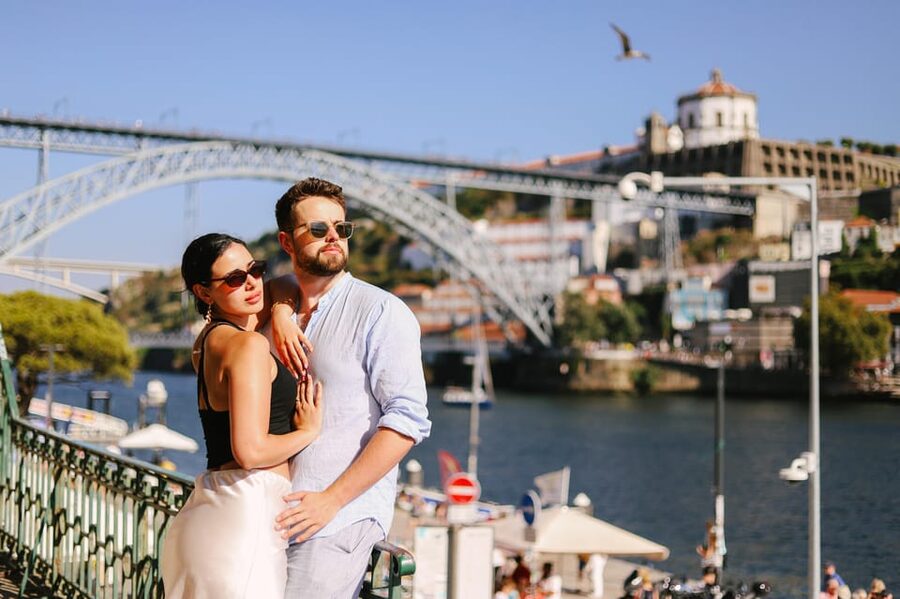 Photoshoot in Porto - Ribeira and the Dom Luís I Bridge view that glows at golden hour
