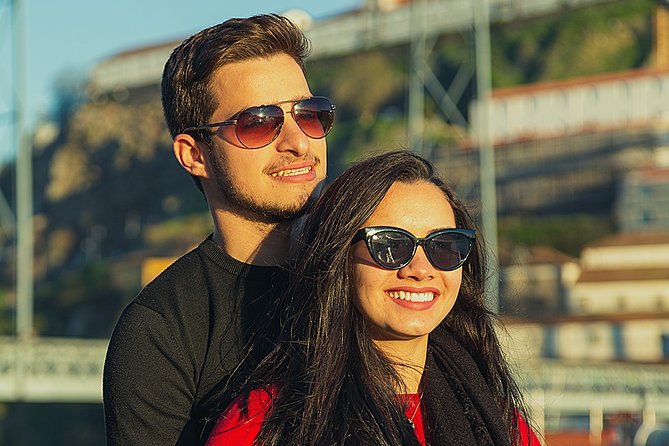 Photoshoot in Porto for Couples - Porto couples photos, without the awkward posing