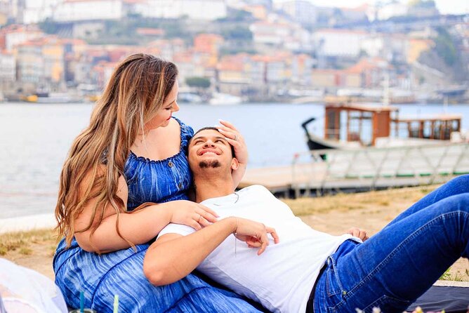 Photoshoot in Porto for Couples - Stop 4 and 5: Cais de Gaia to finish with river energy
