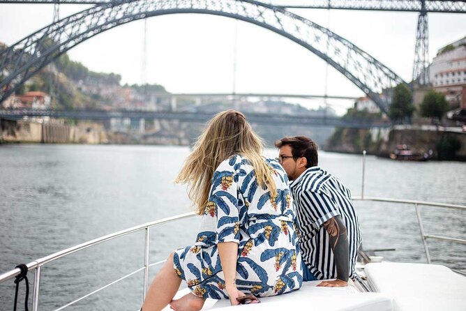 Photoshoot in Porto for Couples - Price and what you get from the $197.73 per person package