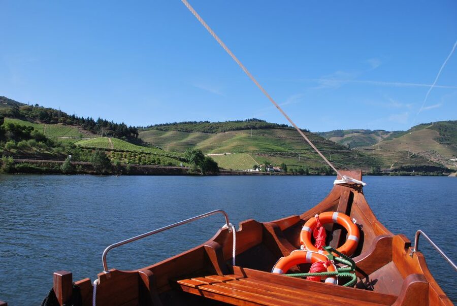 Pinhão: 2-Hour Rabelo Boat Tour with Audio Guide - Comfort and weather: open air, shade spots, and what to wear