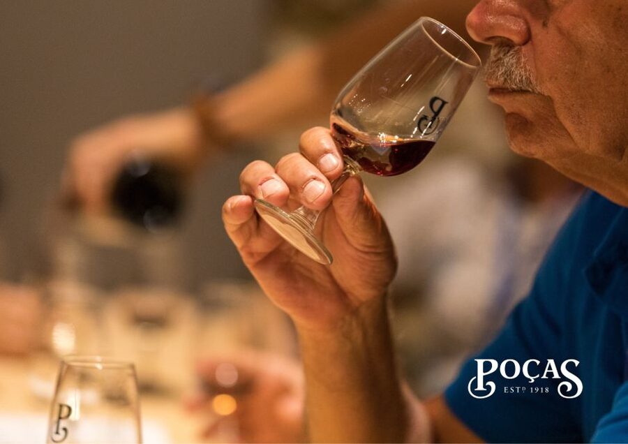 Poças: Guided Tour & Port Wine Tasting with Pastel de Nata - Buying Port at the Winery Store: Turn a Taste Into a Bottle